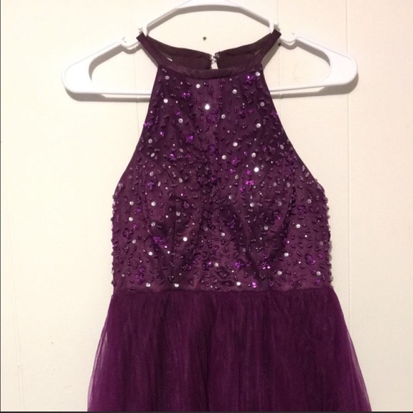 Adorable formal dress! - Picture 2 of 3